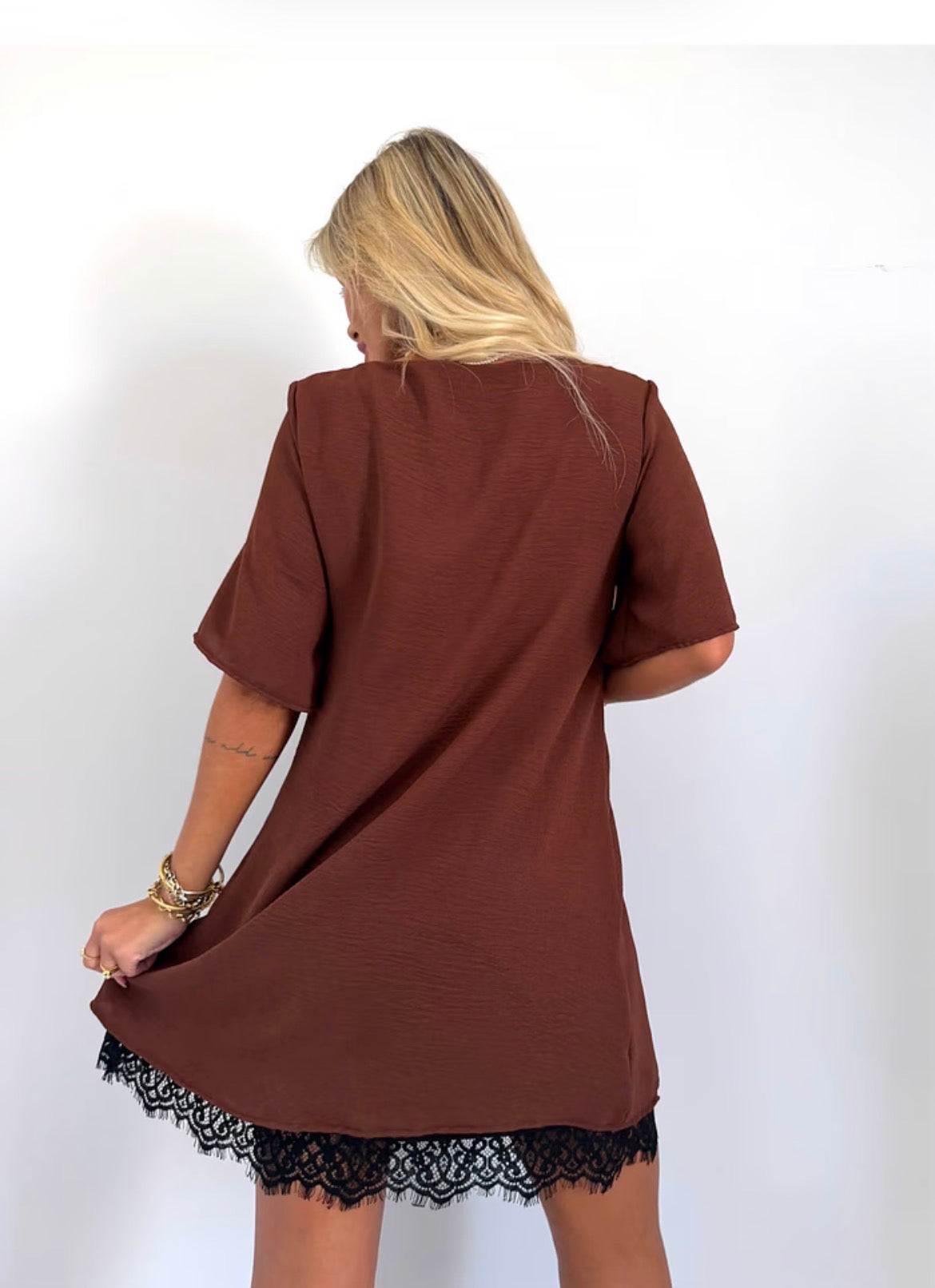 Vestido Curto Renda - ATENÇÃO! PEÇA EM PRÉ VENDA, COM ENVIO EM 30/04