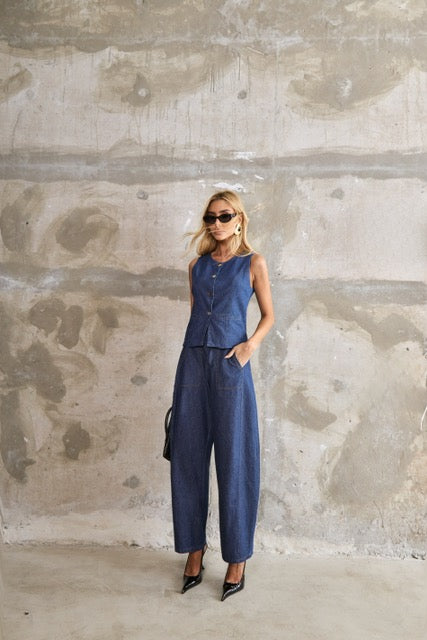 Conjunto Calça Barrel e Colete Jeans  Camila