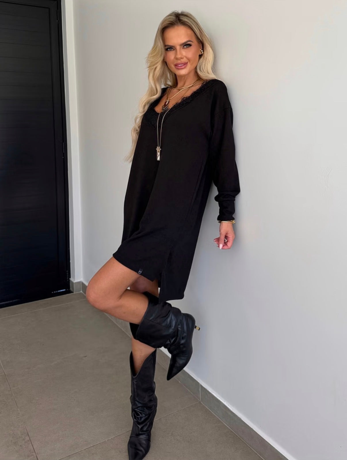 Vestido Amplo Lanzinha com Renda Romana - ATENÇÃO PEÇA EM PRÉ VENDA, COM ENVIO EM 10/05!