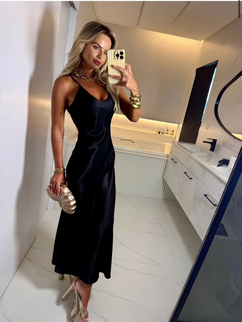 Vestido Midi Cetim - ATENÇÃO PEÇA COM ENVIO EM 13/01