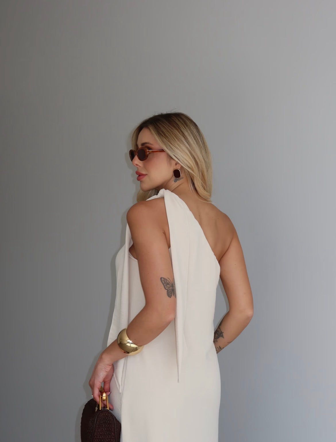 Vestido Ombro Único Valéria - ATENÇÃO PEÇA EM PRÉ VENDA, COM ENVIO EM 13/01