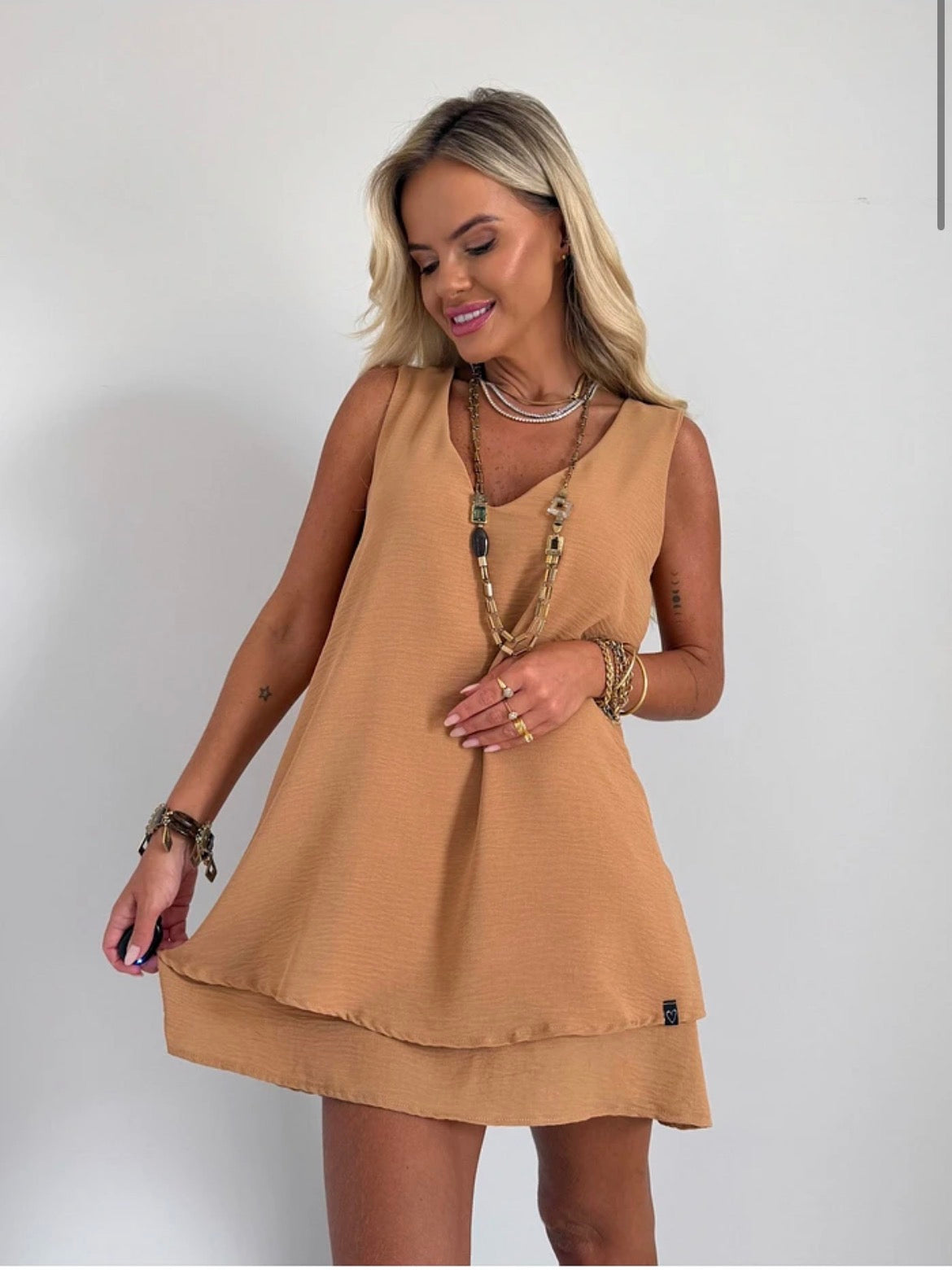 Vestido Curto Manu -  ATENÇÃO! PEÇA EM PRÉ VENDA COM ENVIO EM 16/06