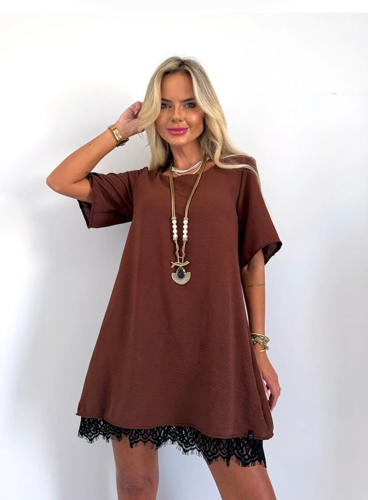 Vestido Curto Renda - ATENÇÃO! PEÇA EM PRÉ VENDA, COM ENVIO EM 31/03